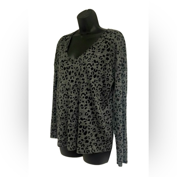 Rails V-Neck Cheetah Print Knit Top - Picture 2 of 6